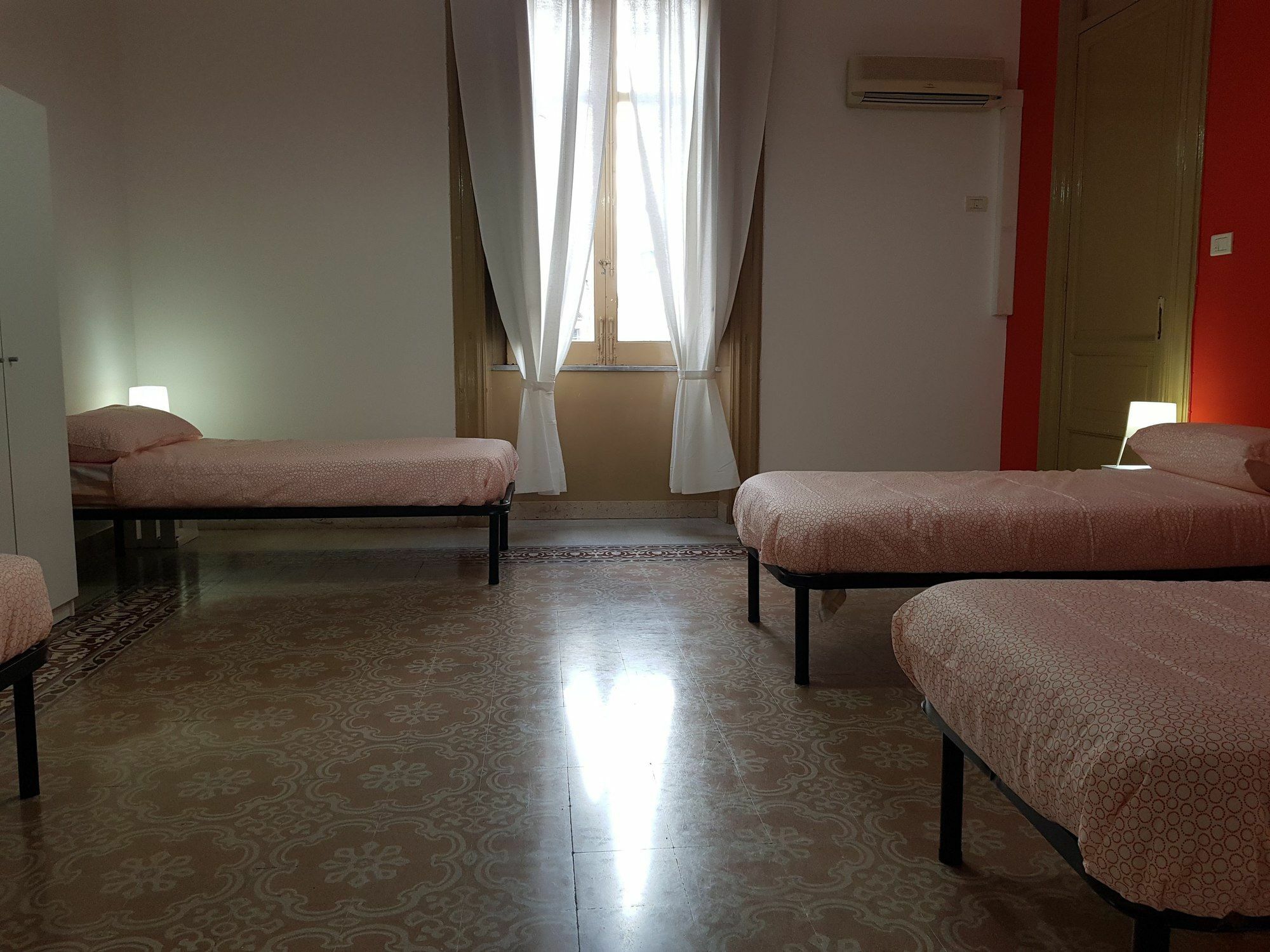 Jonathan Hostel & Guesthouse Palermo Ngoại thất bức ảnh