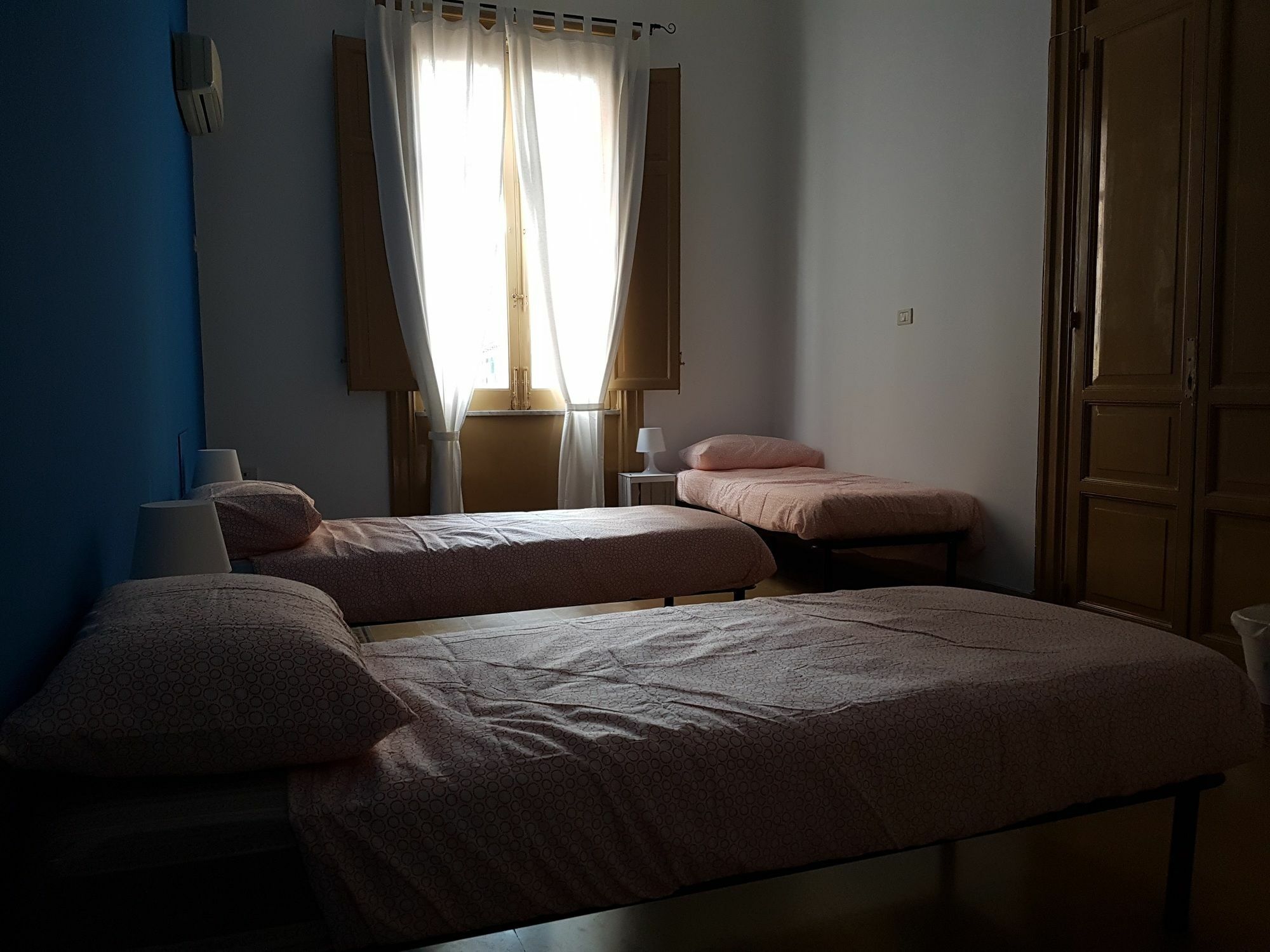 Jonathan Hostel & Guesthouse Palermo Ngoại thất bức ảnh